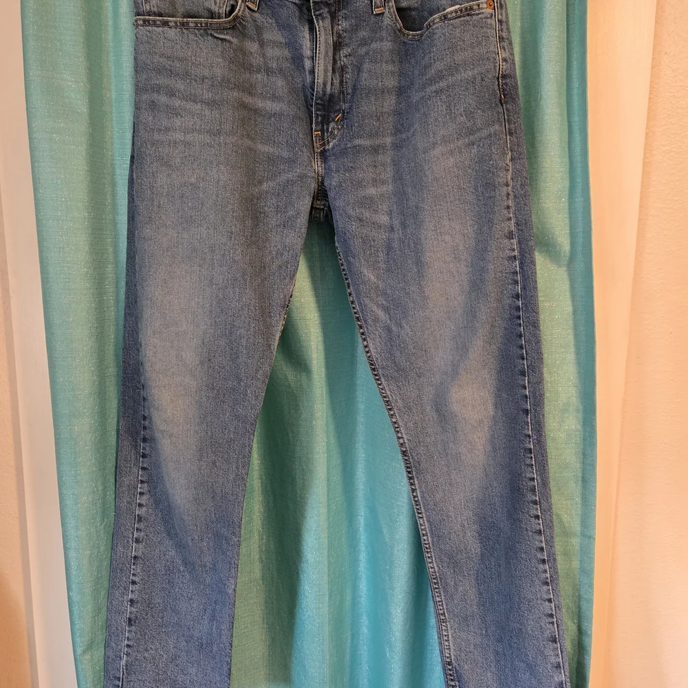Levi's Classic Blue Jeans - Picture 2 of 4